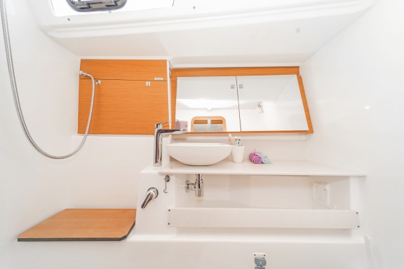 Image of Hierax yacht #7