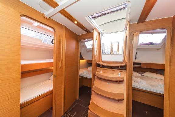 Image of Hierax yacht #12