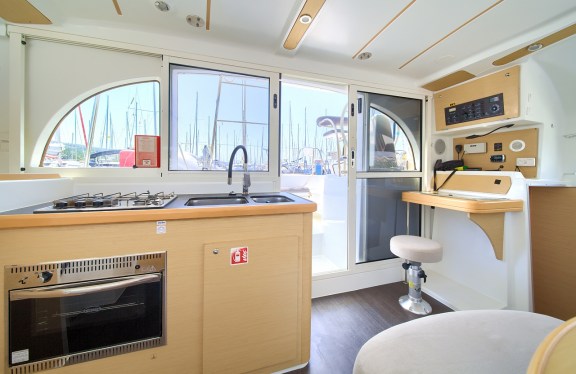 Image of Atenea yacht #13