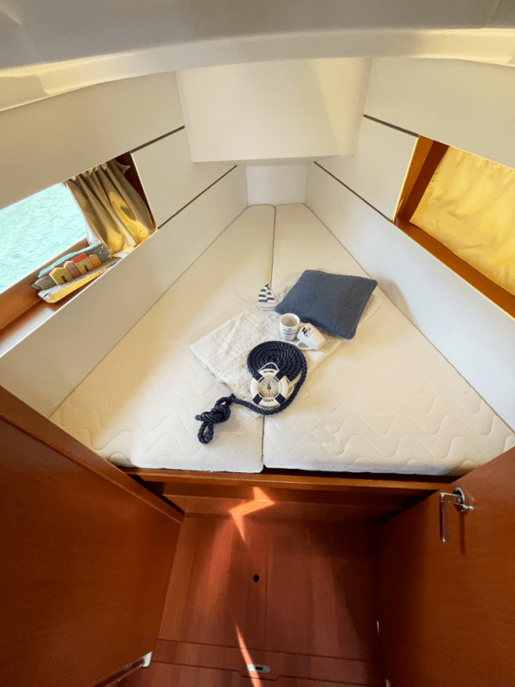 Image of Caroline yacht #10