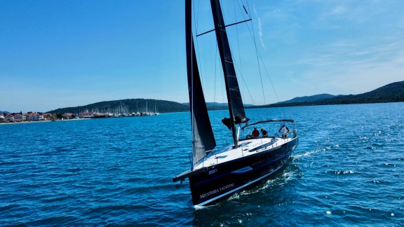 Image of Black Panther yacht #6