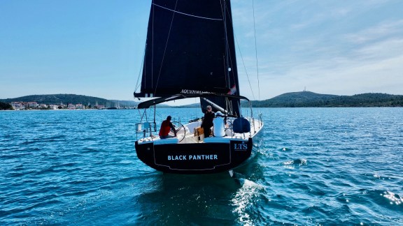 Image of Black Panther yacht #8