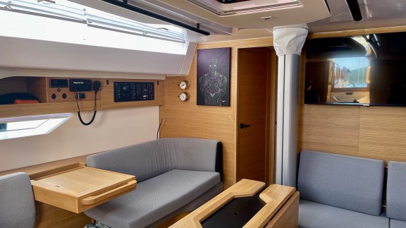 Image of Black Panther yacht #12