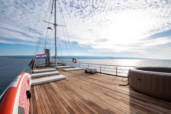 Image of Trebenna yacht #10