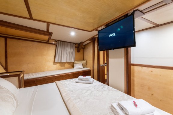 Image of Trebenna yacht #25