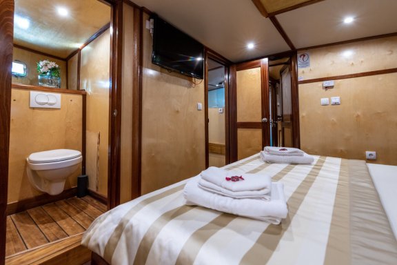 Image of Trebenna yacht #32