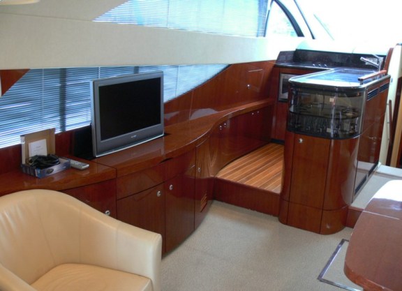 Image of Luna IV yacht #17