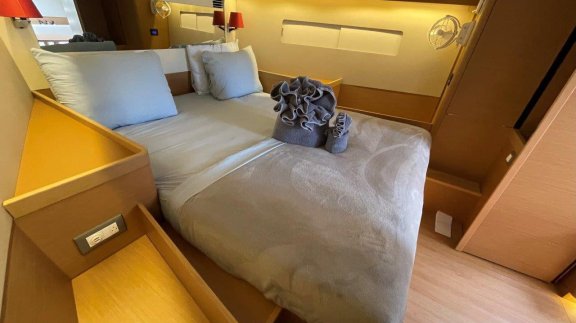 Image of White Cap yacht #11