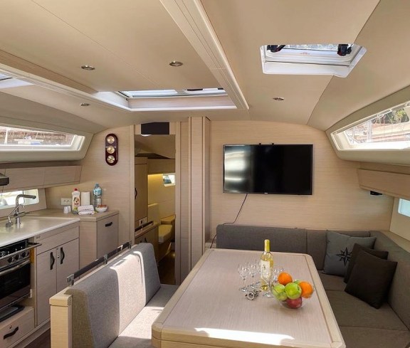 Image of Storm Dancer II yacht #4