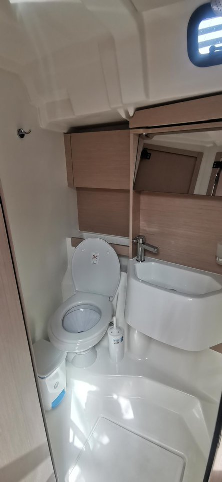 Image of Living in sea yacht #11