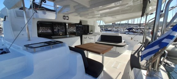 Image of Free Bird II yacht #9