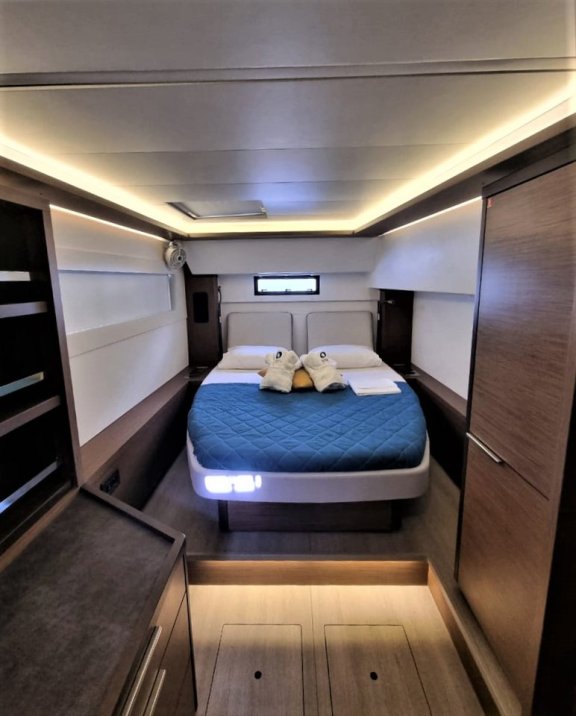 Image of Free Bird II yacht #10