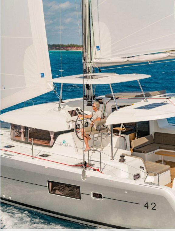 Image of Queen Annezia yacht #9