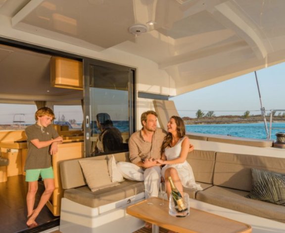 Image of Queen Annezia yacht #12