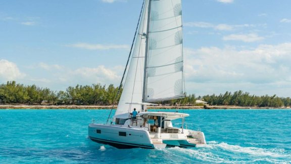 Image of Queen Annezia yacht #3