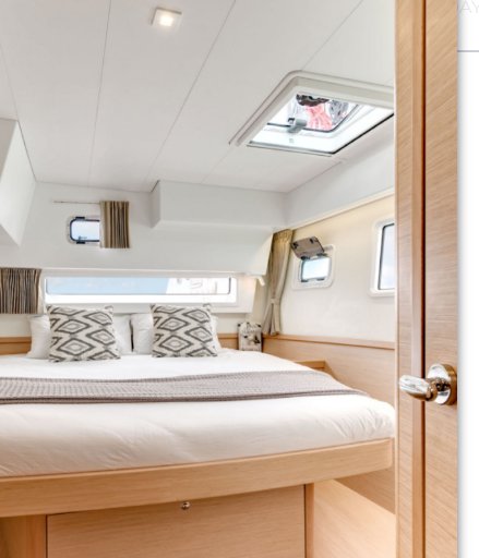 Image of Queen Annezia yacht #15