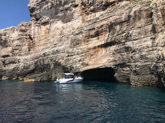 Image of Beneath Flyer 7.7 Space Deck yacht #11