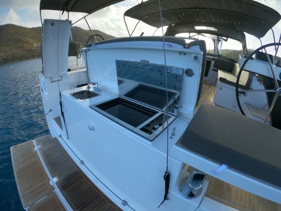 Image of Fat Bottom Girl yacht #13