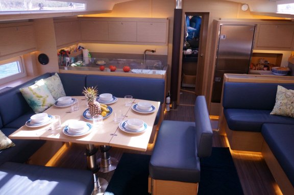 Image of Fat Bottom Girl yacht #16