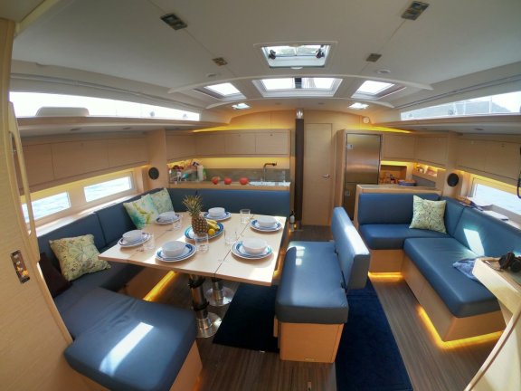 Image of Fat Bottom Girl yacht #14