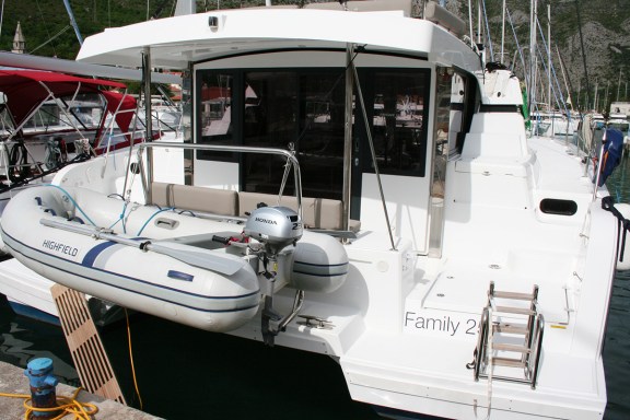 Image of Family 257 yacht #3