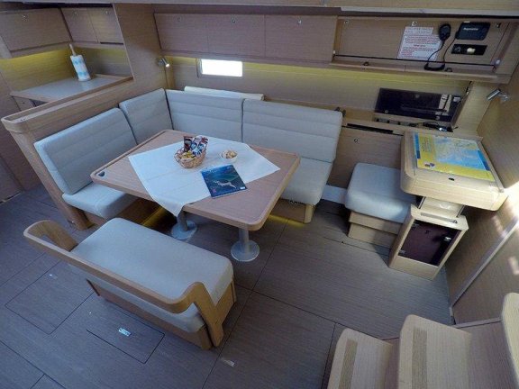 Image of Avalon II yacht #9