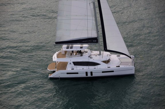 Image of Between yacht #3