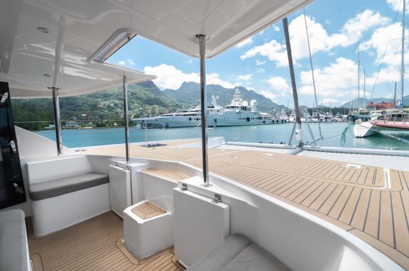 Image of Between yacht #8