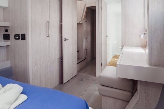 Image of Between yacht #18