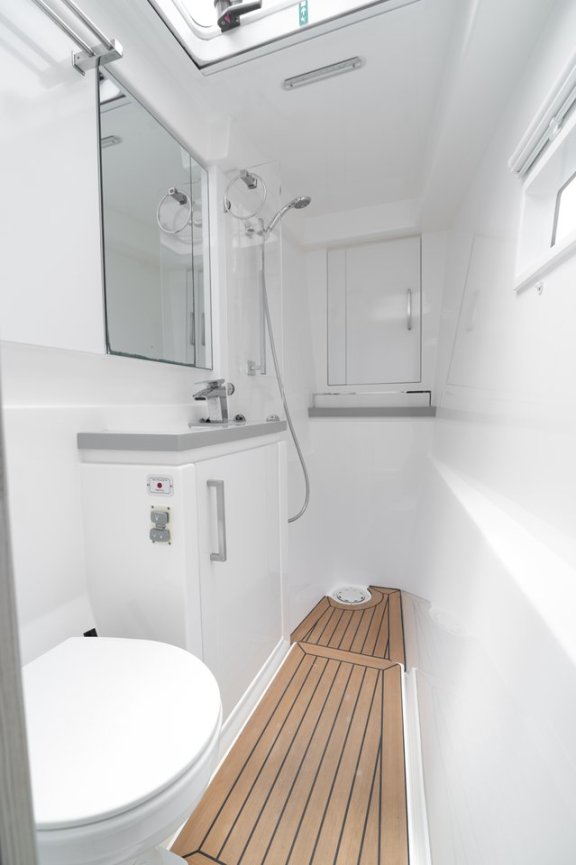 Image of Between yacht #24