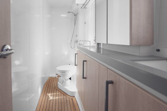 Image of Between yacht #23