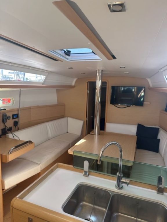 Image of 39 North yacht #8