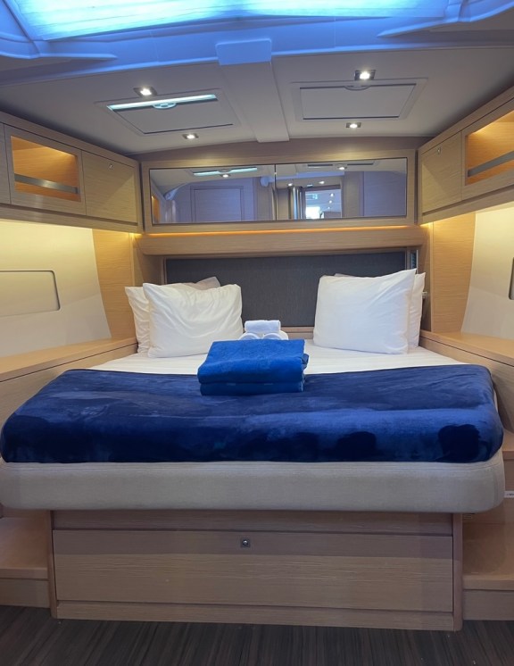 Image of Knot Online yacht #13