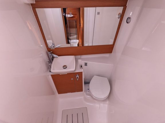 Image of Hoosier Lady yacht #16