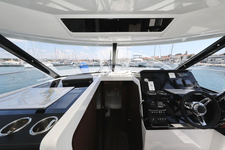 Image of Raptor yacht #16