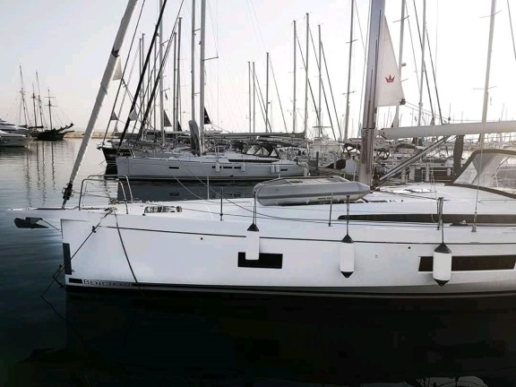 Image of One Piece yacht #3
