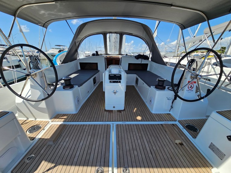 Image of Luna yacht #3