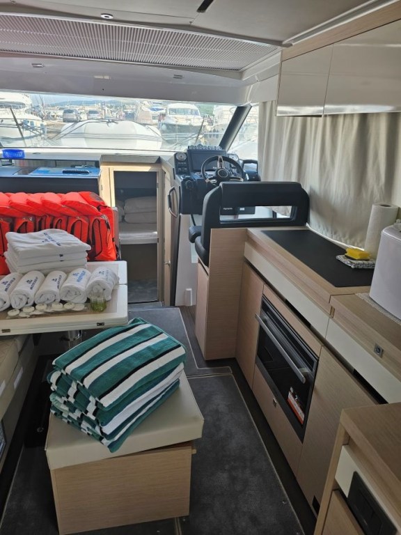 Image of Sierra yacht #8