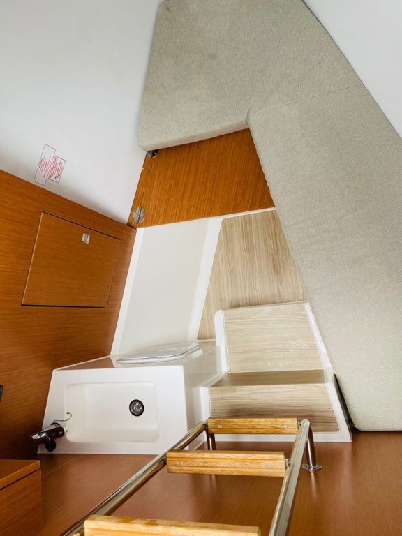 Image of B-Line yacht #6