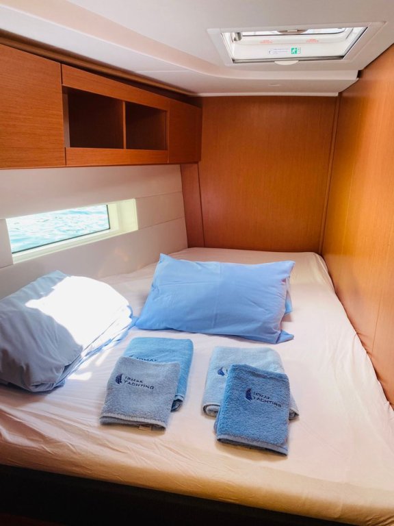 Image of B-Line yacht #11