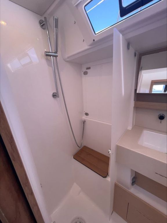 Image of Shandy Breeze yacht #15