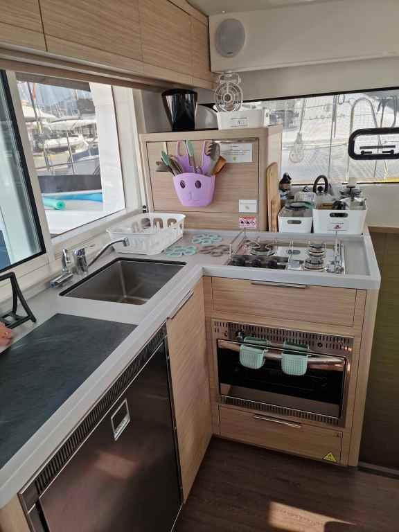 Image of PRESTIGE yacht #18