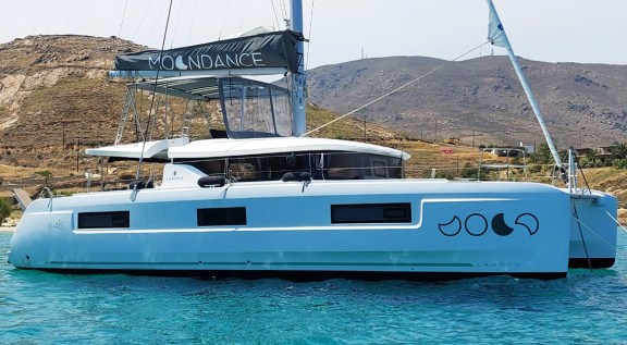 Image of Moondance yacht #3