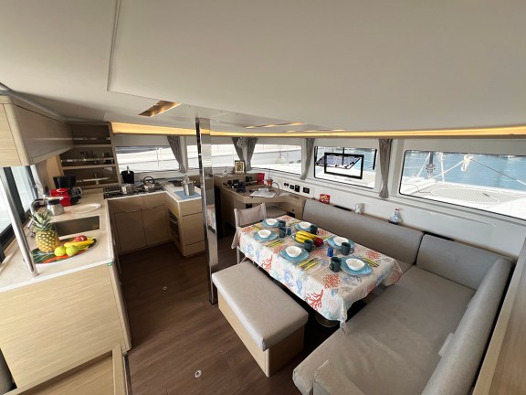 Image of Moondance yacht #16