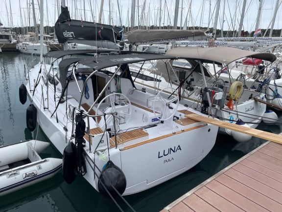 Image of Luna yacht #3