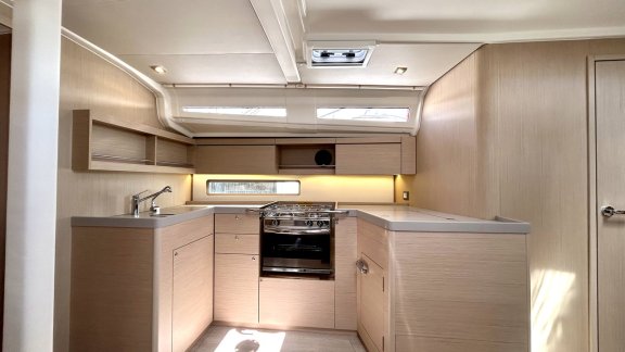 Image of Valkyrie yacht #12