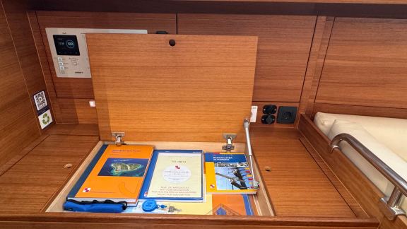 Image of Ziggy yacht #6