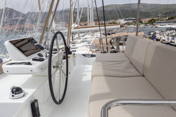 Image of Sunshine yacht #19