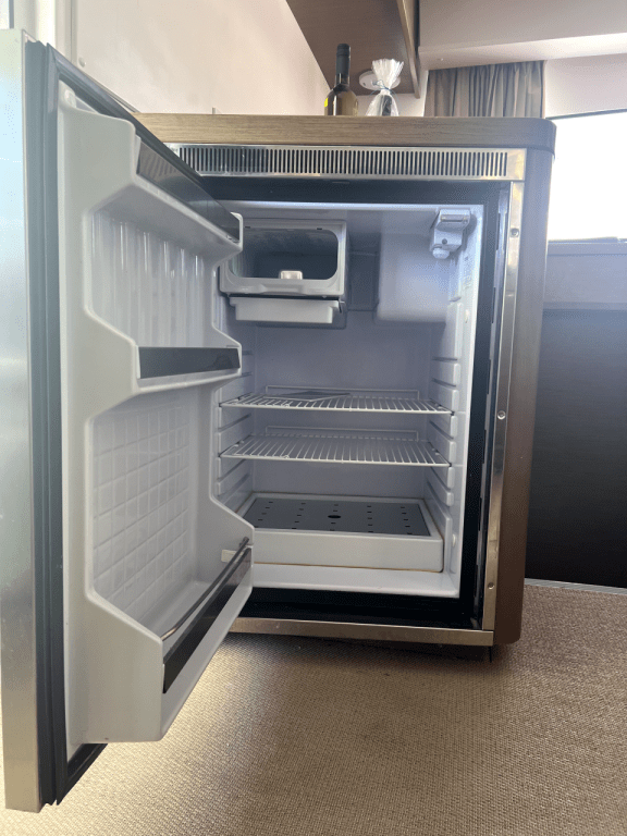 Image of Love Hunter yacht #14