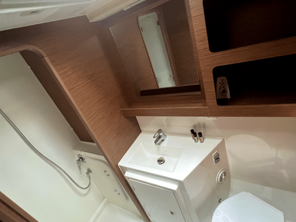 Image of Love Hunter yacht #24